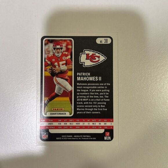2022 Panini Absolute Green Patrick Mahomes II 38 mint condition - Picture 3 of 3